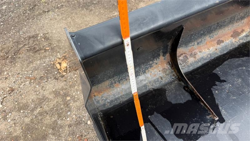 - - - Frontskovl med Euro Beslag 220 cm Κουβάδες