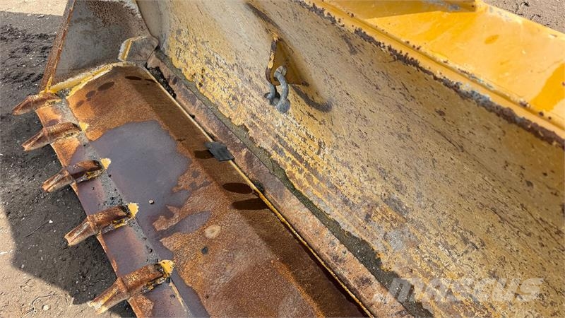 Hydrema 2550mm 4 x 1 Frontskovl Fin frontskovl til Hydrema Kovalar