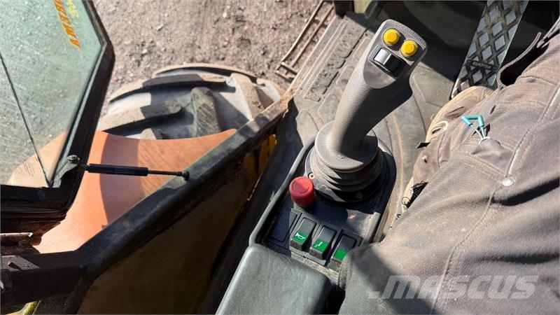 Hydrema 906B 906B med Dobbeltcommand, sideforskydelig grav Экскаваторы-погрузчики