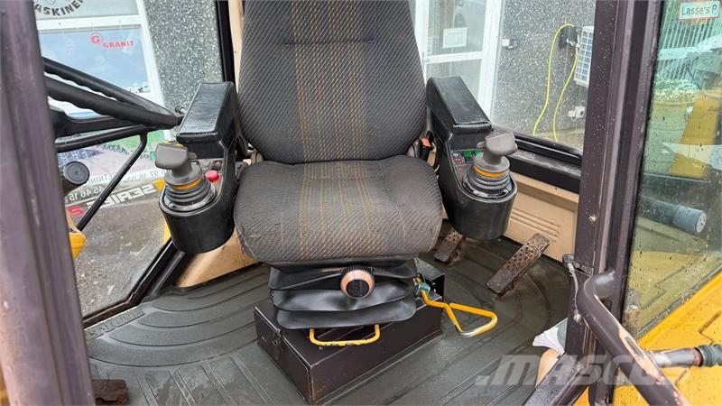 Hydrema 926C Med Vejesystem til frontskovl og ESD Dobbelt  Retroescavadoras