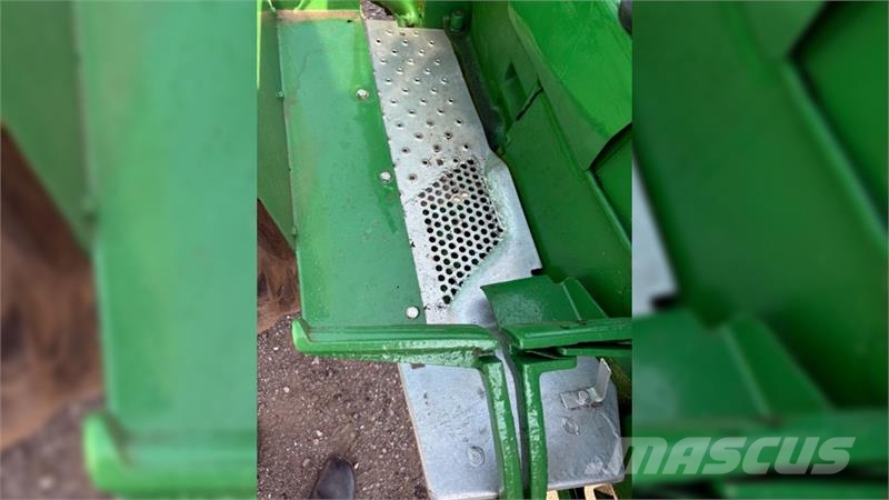 John Deere 1120 Трактори