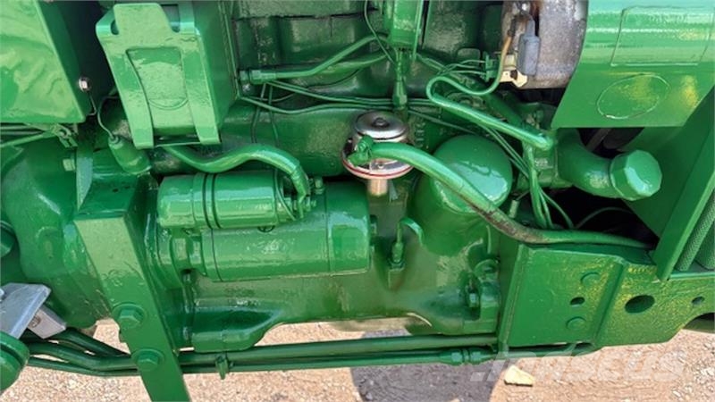 John Deere 1120 Трактори