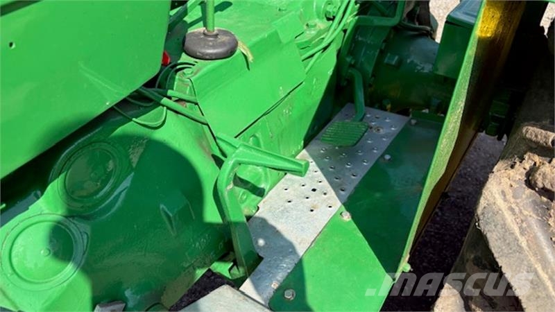 John Deere 1120 Трактори