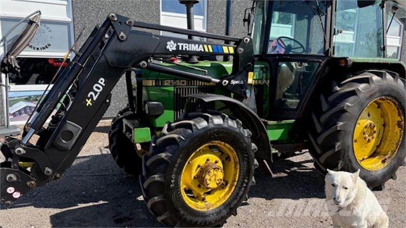 John Deere 2140