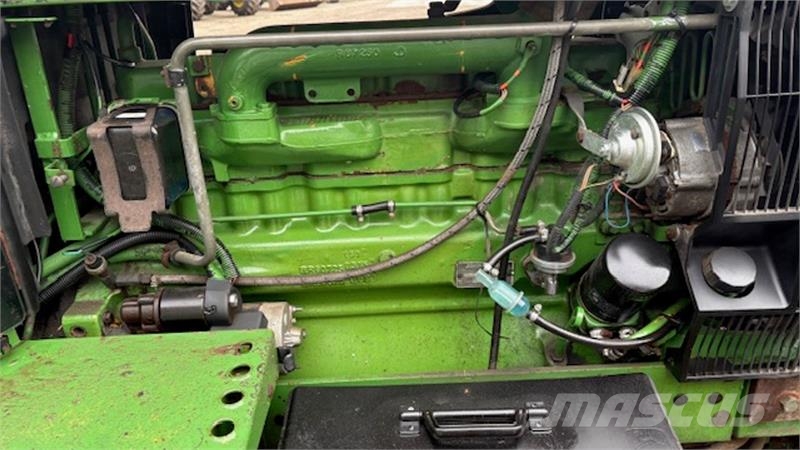 John Deere 3050 4WD MED FRONTVÆGTE Трактори