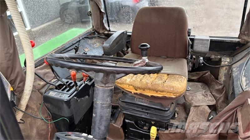 John Deere 3050 4WD MED FRONTVÆGTE Трактори