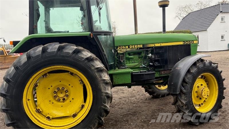 John Deere 3050 4WD MED FRONTVÆGTE Трактори