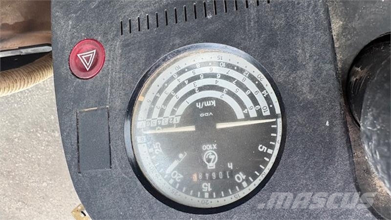 John Deere 3050 4WD MED FRONTVÆGTE Трактори