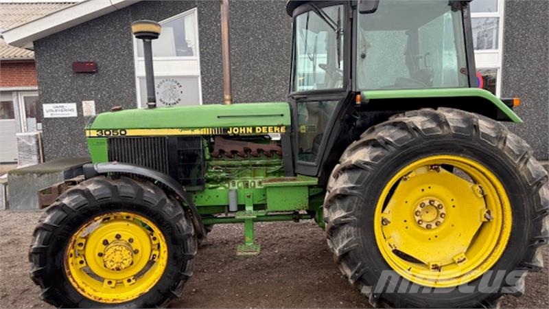 John Deere 3050 4WD MED FRONTVÆGTE Трактори