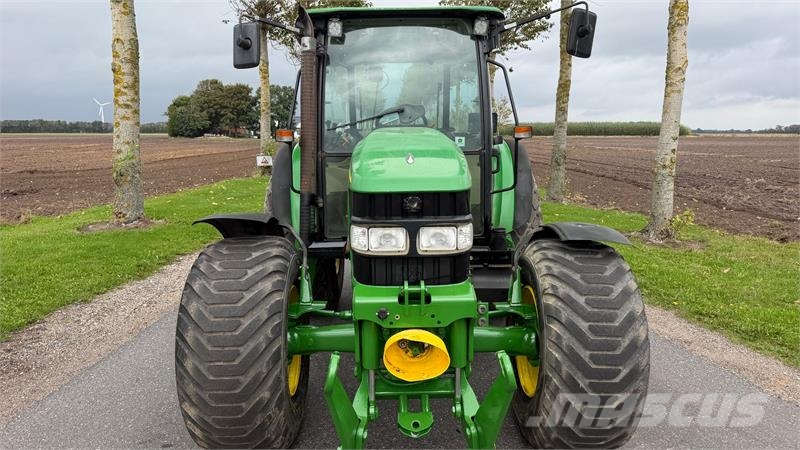 John Deere 5720 Fin bette traktor med frontlift samt front PT Tracteur