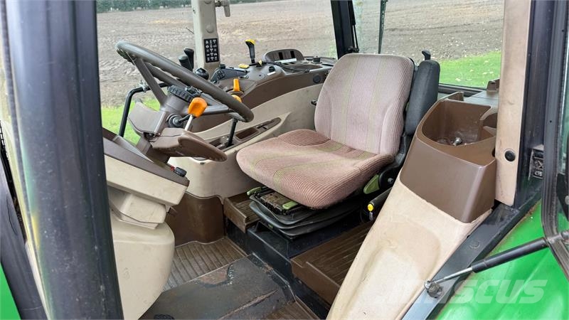 John Deere 5720 Fin bette traktor med frontlift samt front PT Tracteur