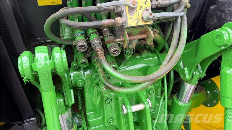 John Deere 5720 Fin bette traktor med frontlift samt front PT Tracteur