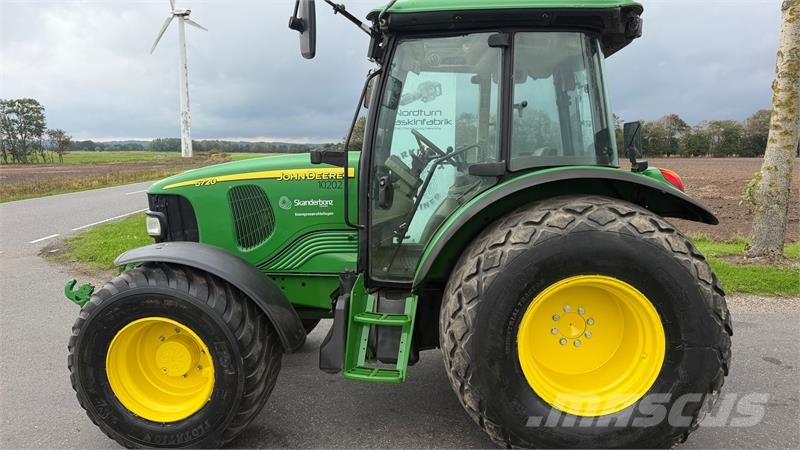 John Deere 5720 Fin bette traktor med frontlift samt front PT Tracteur