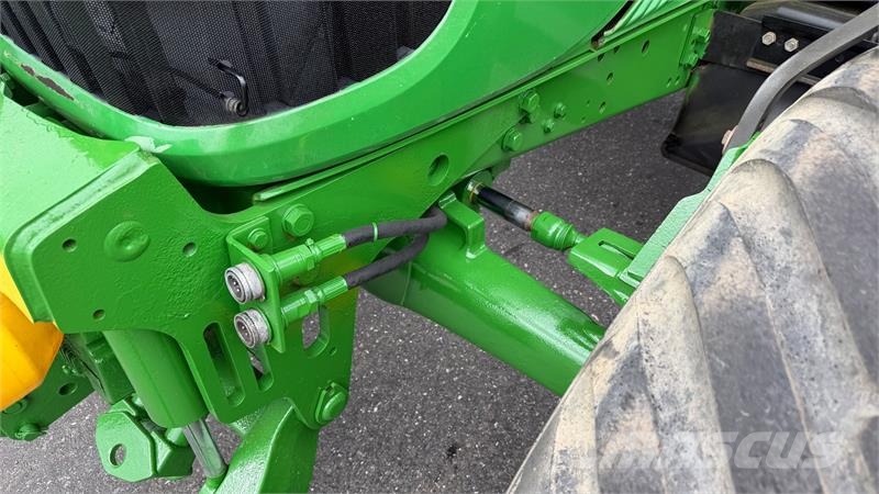 John Deere 5720 Fin bette traktor med frontlift samt front PT Tracteur