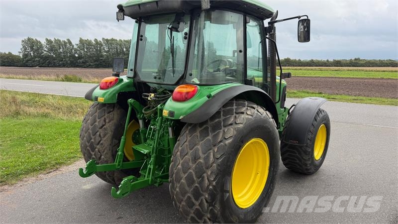 John Deere 5720 Fin bette traktor med frontlift samt front PT Tracteur