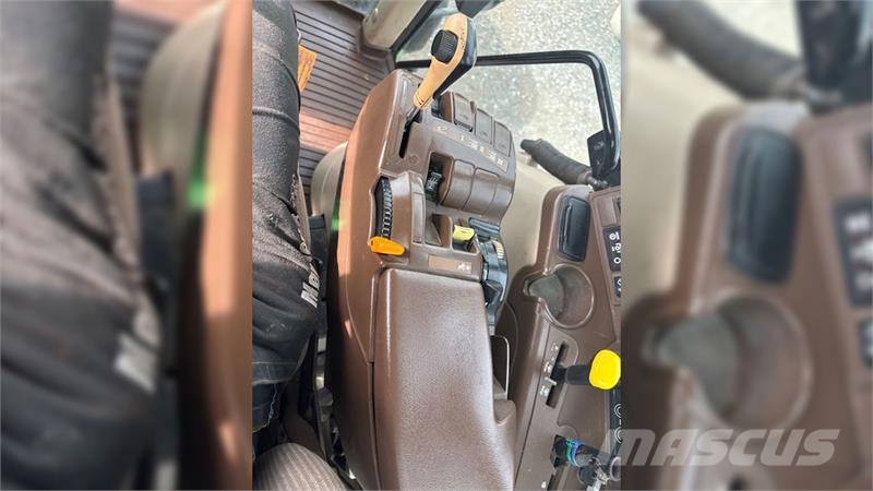 John Deere 6920S AUTOPOWER, TLS, COMMANDARM الجرارات