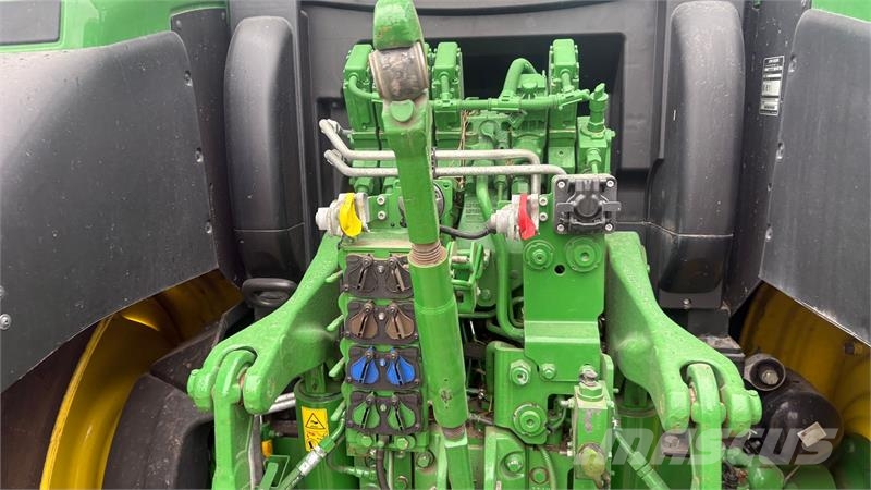 John Deere 6R 185 JOHN DEERE LÆSSER, FRONTLIFT, AUTOTRAC READ Traktorji