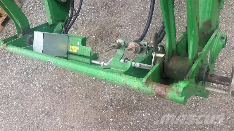 John Deere 6R 185 JOHN DEERE LÆSSER, FRONTLIFT, AUTOTRAC READ Traktorji