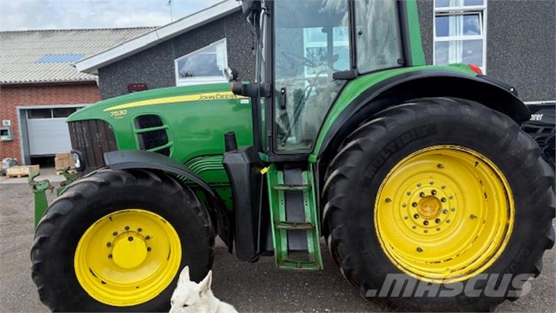 John Deere 7530 PREMIUM AUTOQUARD, FRONTLIFT Трактори