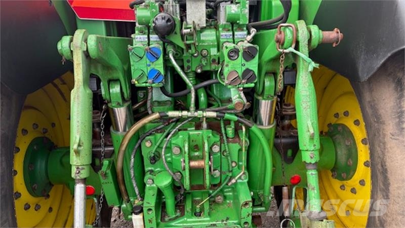 John Deere 7530 PREMIUM AUTOQUARD, FRONTLIFT Трактори