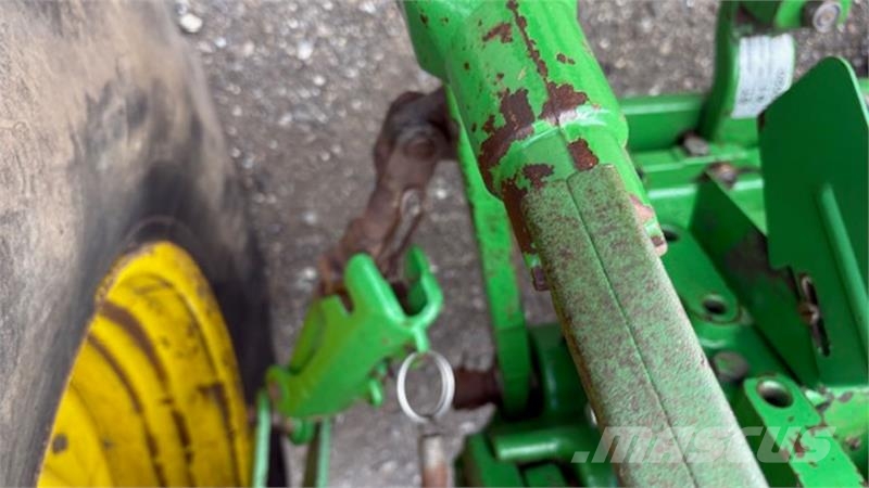 John Deere 7530 PREMIUM AUTOQUARD, FRONTLIFT Трактори