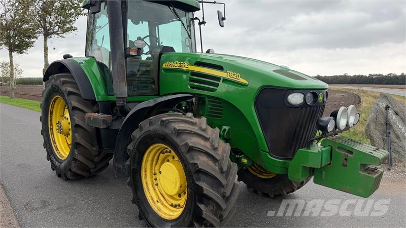 John Deere 7820 Fin brugt traktor med Hitchkrog, TLS affjedre Tracteur