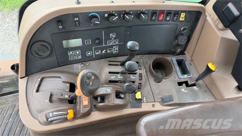 John Deere 7820 Fin brugt traktor med Hitchkrog, TLS affjedre Tracteur