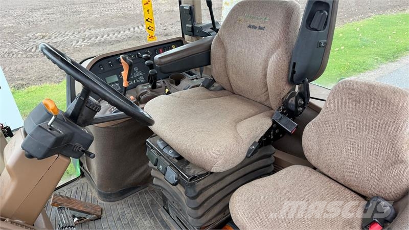 John Deere 7820 Fin brugt traktor med Hitchkrog, TLS affjedre Tracteur