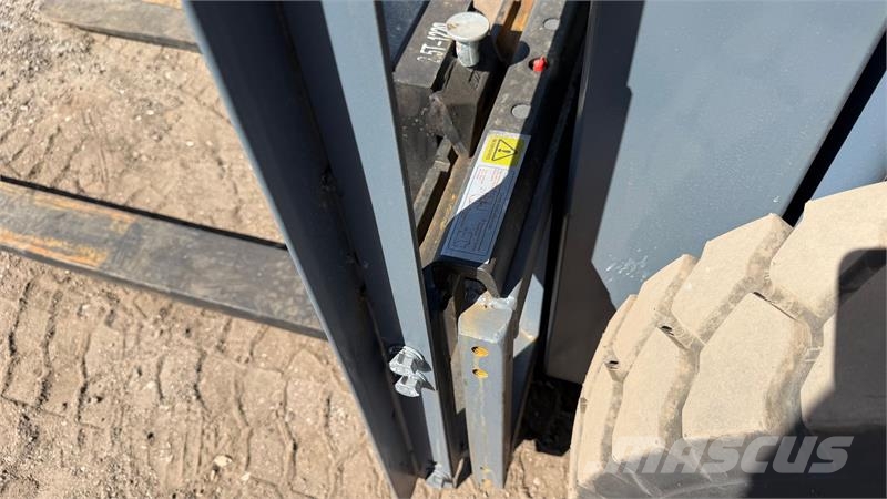JQ Power CPCD25 Fin truck med Sideskift, kan løfte 2500 KG  شاحنات الديزل