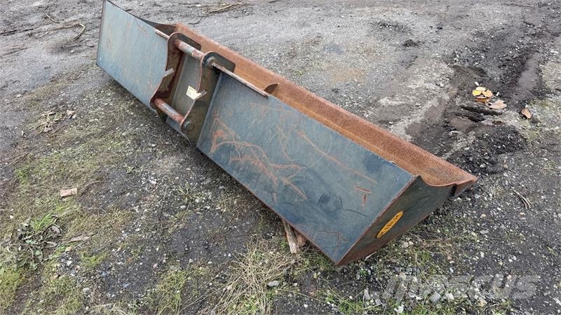 Kirk Maskinfabrik Skovl Planerblad 250 cm med Hydrema b Skovle