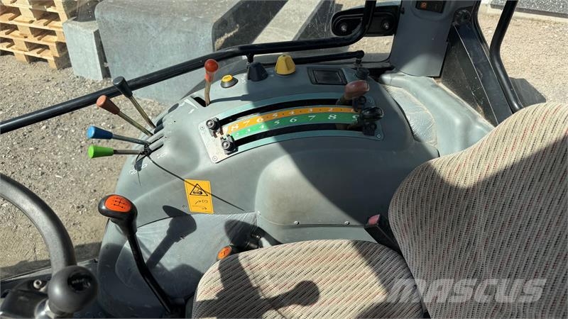 Massey Ferguson 2430 GE  2430 GE جرارات مدمجة