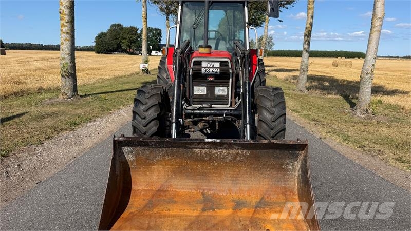 Massey Ferguson 3065 Fin brugt frontlæssertraktor, godt timetal ku トラクター