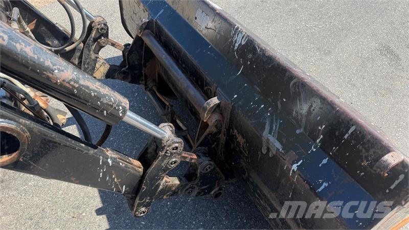 Massey Ferguson 3065 Fin brugt frontlæssertraktor, godt timetal ku トラクター