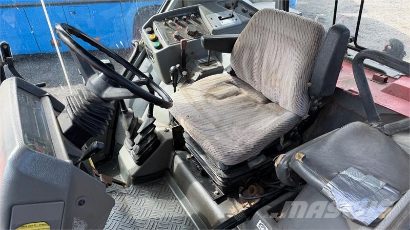 Massey Ferguson 3065 Fin brugt frontlæssertraktor, godt timetal ku トラクター