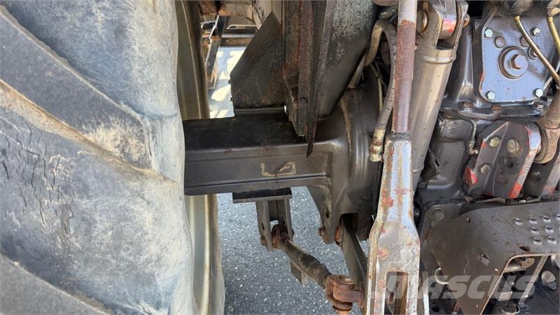 Massey Ferguson 3065 Fin brugt frontlæssertraktor, godt timetal ku トラクター