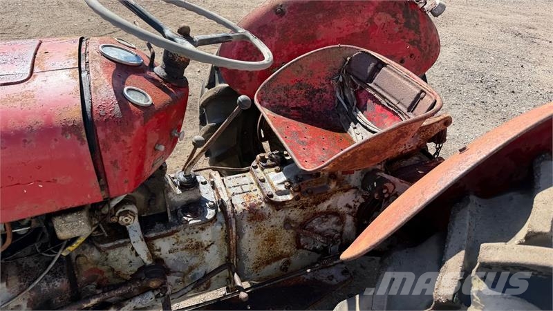 Massey Ferguson 35 Fint projekt traktor Traktorji