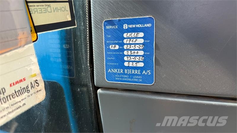 New Holland 8240 Fin traktor, går vildt godt i motoren Traktorji