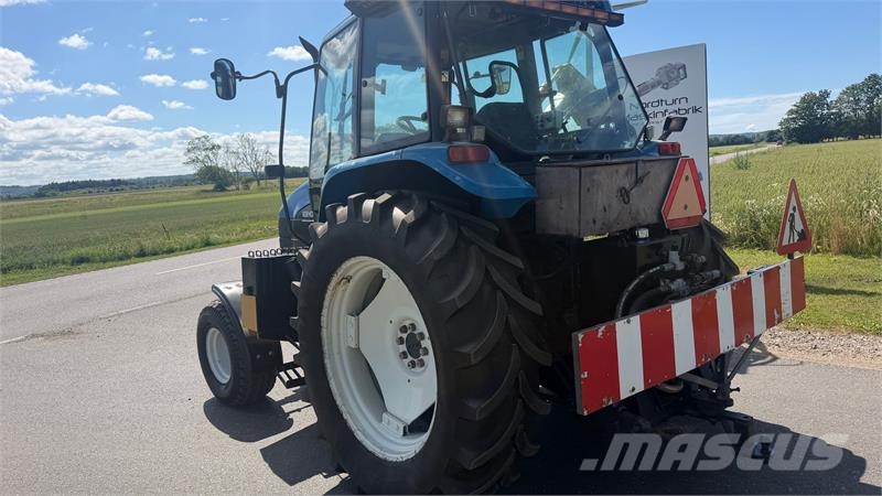 New Holland TS100 Fin TS100 med rabatklipper Tracteur