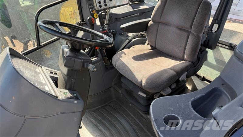 New Holland TS100 Fin TS100 med rabatklipper Traktorji