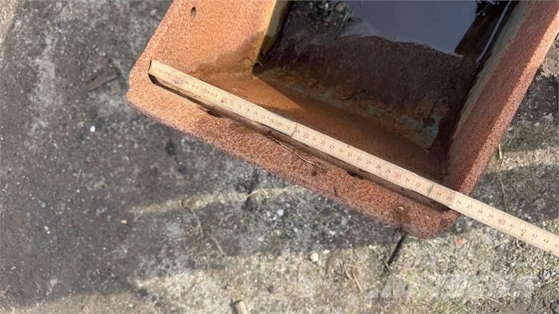 - - - Profilskovl 55/35 cm - Ford Beslag Kauhat
