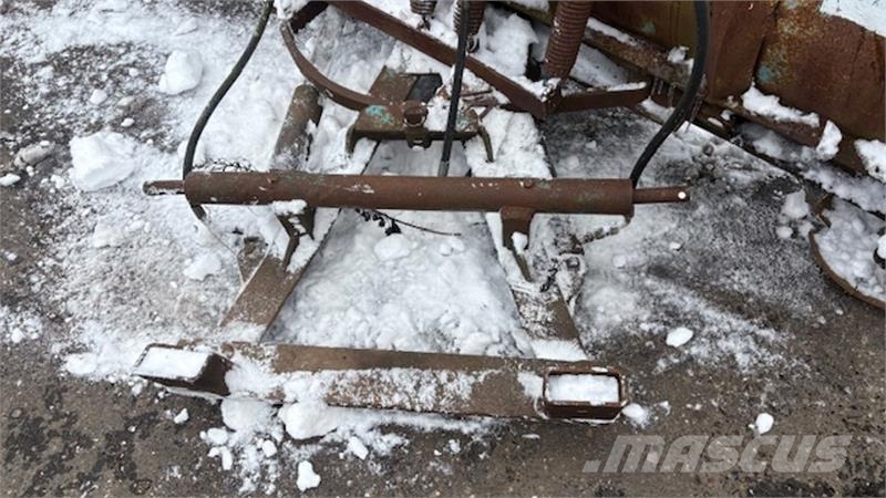 Ukurant SNEPLOV 3M SKRÅPLOV MED HYDRAULIKS MSIDEREGULERING Snežne deske in plugi