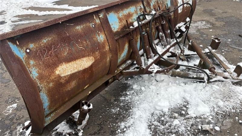 Ukurant SNEPLOV 3M SKRÅPLOV MED HYDRAULIKS MSIDEREGULERING Snežne deske in plugi