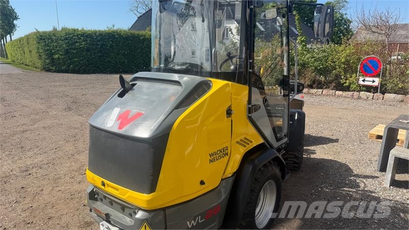 Wacker Neuson WL28 LUKKET KABINE, SKOVL OG GAFLER, HYDRAULISK SK Minicargadoras