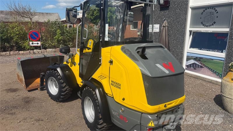 Wacker Neuson WL28 LUKKET KABINE, SKOVL OG GAFLER, HYDRAULISK SK Minicargadoras