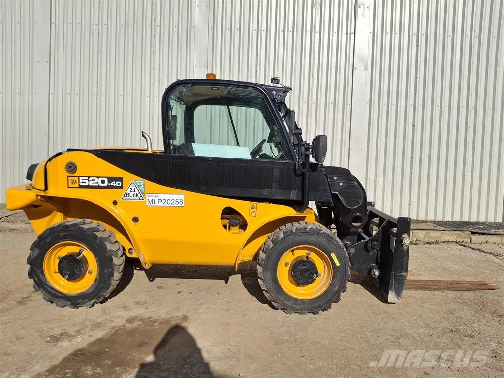 JCB 520 40 مناولات متداخلة