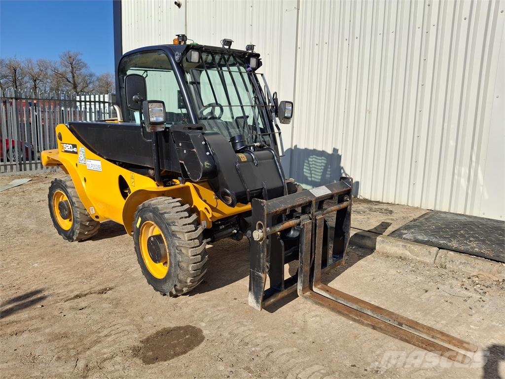JCB 520 40 مناولات متداخلة