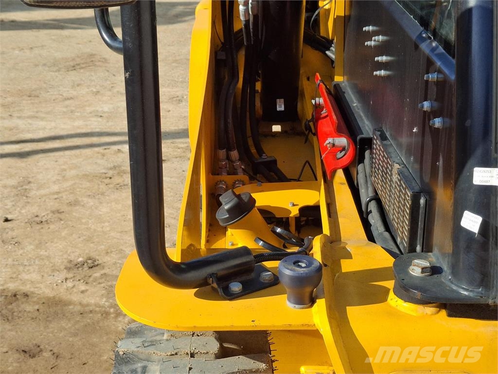 JCB 520 40 مناولات متداخلة