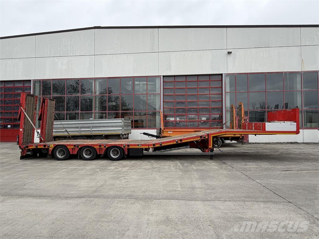 Kässbohrer LB3E 3 Achs Satteltieflader, komplett überfahrbar Semi-reboques rebaixados