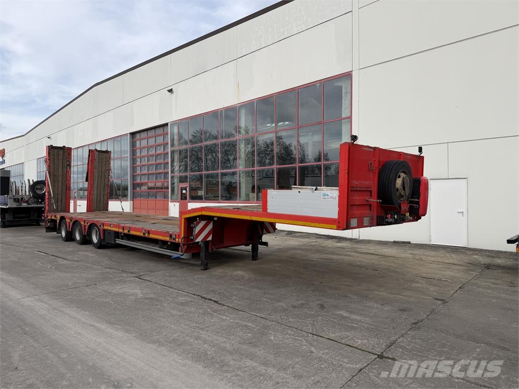 Kässbohrer LB3E 3 Achs Satteltieflader, komplett überfahrbar Semi-reboques rebaixados