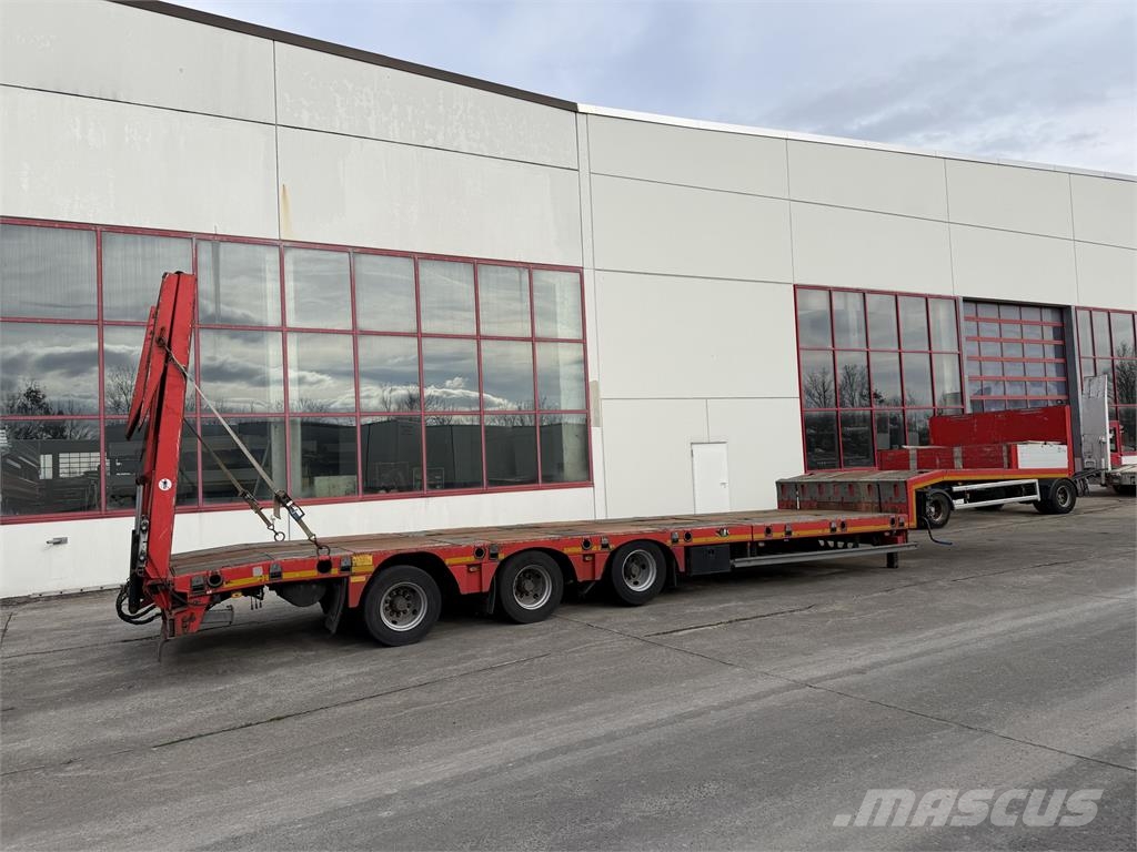 Kässbohrer LB3E 3 Achs Satteltieflader, komplett überfahrbar Semi-reboques rebaixados